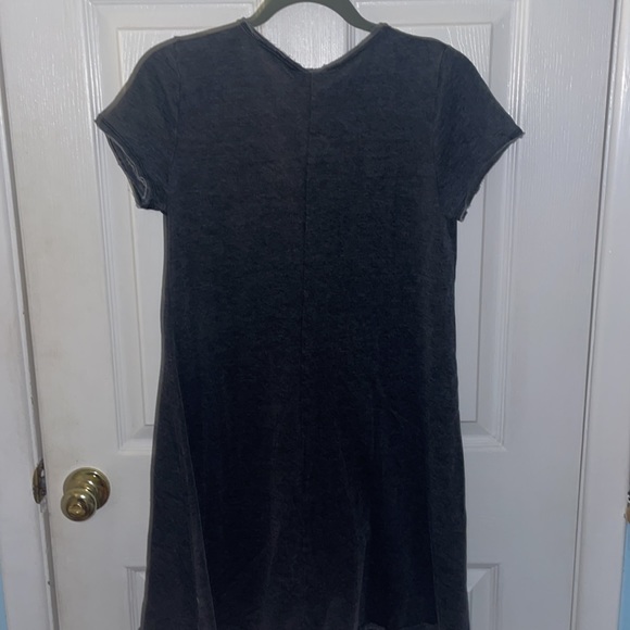 Grey T-Shirt Dress - Picture 4 of 4